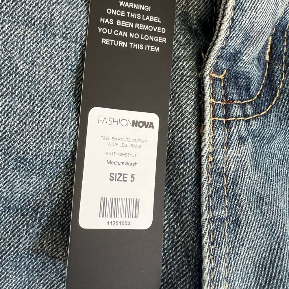 Fashion Nova En Route Cuffed Wide Leg Jeans - Medium Wash, Size: 5 - Picture 4 of 4